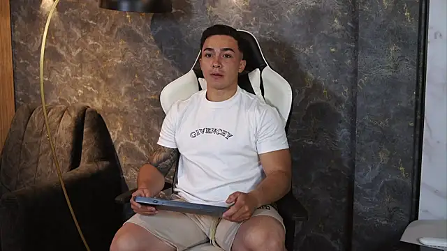 Ryan Hunt online show from November 11, 7:58 am