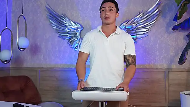 Ryan Hunt online show from October 19, 8:00 pm