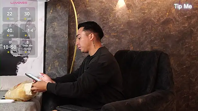 Ryan Hunt online show from December 3, 12:15 pm