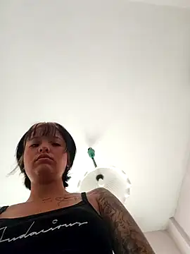 Snapshot of LorenRosse chatting on October 10, 4:24 am LorenRosse online show from October 10, 4:24 am