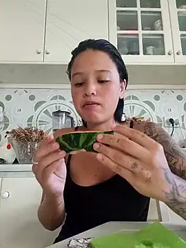 Snapshot of LorenRosse chatting on September 10, 4:44 am LorenRosse online show from September 10, 4:44 am