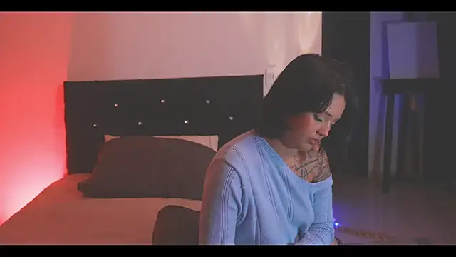 LorenRosse online show from February 6, 1:23 am