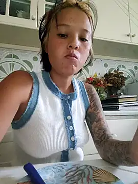 Snapshot of LorenRosse chatting on October 3, 4:14 am LorenRosse online show from October 3, 4:14 am