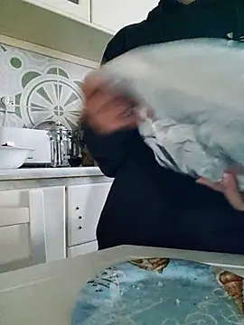 Snapshot of LorenRosse chatting on October 17, 4:27 am LorenRosse online show from October 17, 4:27 am