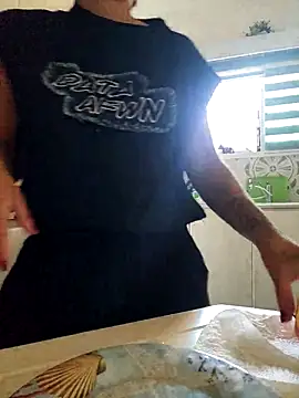 Snapshot of LorenRosse chatting on September 29, 4:19 am LorenRosse online show from September 29, 4:19 am