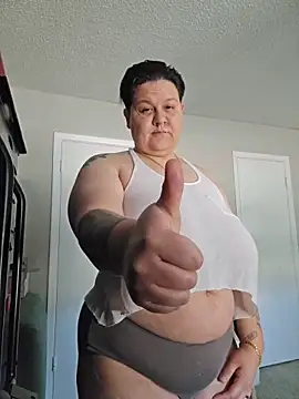 Snapshot of DevilDahm chatting on February 1, 10:41 pm DevilDahm online show from February 1, 10:41 pm