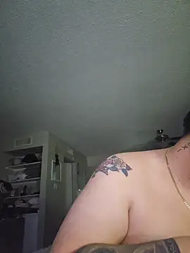 Snapshot of DevilDahm chatting on February 7, 7:05 am DevilDahm online show from February 7, 7:05 am