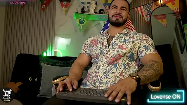 Snapshot of jaxon_colton chatting on July 5, 1:54 am jaxon colton online show from July 5, 1:54 am