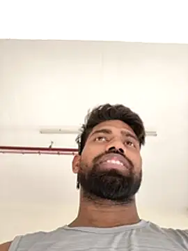 INDIANBOY7439 online show from June 3, 11:44 am
