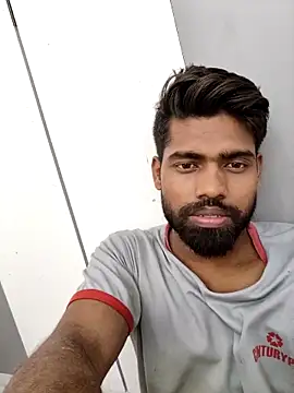 INDIANBOY7439 online show from May 3, 8:41 am