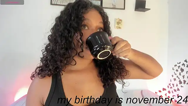 Snapshot of sara_sophieee chatting on November 9, 7:07 pm sara sophieee online show from November 9, 7:07 pm