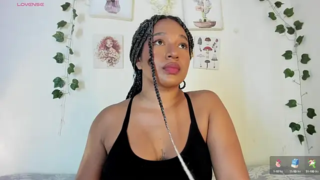 Snapshot of sara_sophieee chatting on January 18, 1:30 am sara sophieee online show from January 18, 1:30 am