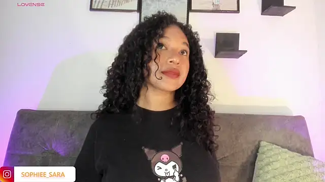 Snapshot of sara_sophieee chatting on September 18, 3:37 pm sara sophieee online show from September 18, 3:37 pm