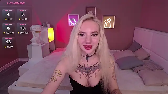 Snapshot of AnneTenet chatting on March 15, 6:03 am AnneTenet online show from March 15, 6:03 am