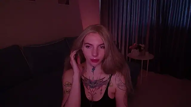 Snapshot of AnneTenet chatting on September 26, 7:04 am AnneTenet online show from September 26, 7:04 am