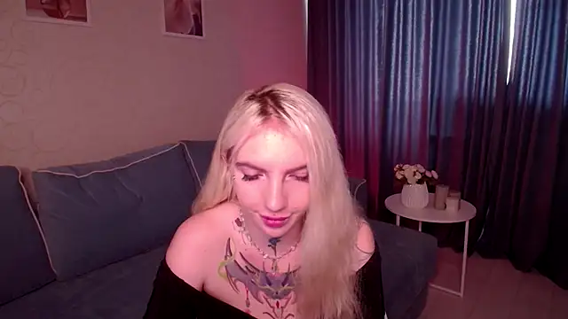 Snapshot of AnneTenet chatting on September 17, 9:22 am AnneTenet online show from September 17, 9:22 am