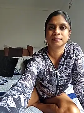 Snapshot of Sensual_indian7 chatting on June 30, 11:43 am Sensual indian7 online show from June 30, 11:43 am