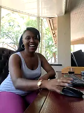 Snapshot of YourDreamLady22 chatting on January 25, 11:02 am YourDreamLady22 online show from January 25, 11:02 am