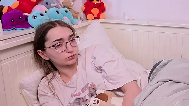 PollyBeev online show from May 24, 7:52 am