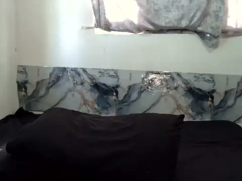 GORGEOUSLIPS online show from April 10, 7:15 am