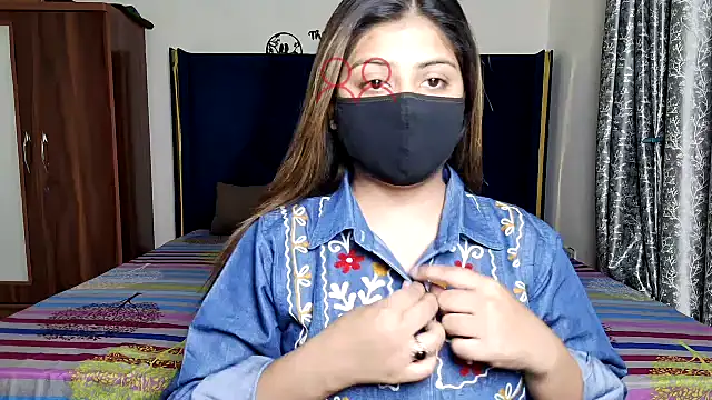 Snapshot of Hoty-Shivangi chatting on May 22, 7:34 pm Hoty-Shivangi online show from May 22, 7:34 pm