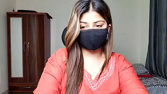 Hoty-Shivangi online show from March 15, 7:43 pm