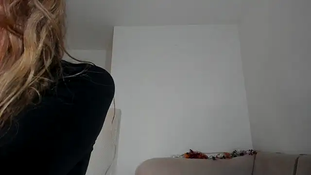 MiaMews online show from October 26, 1:22 pm