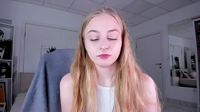 MiaMews online show from February 6, 11:12 pm