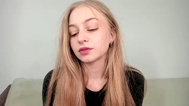 MiaMews online show from May 15, 7:06 am