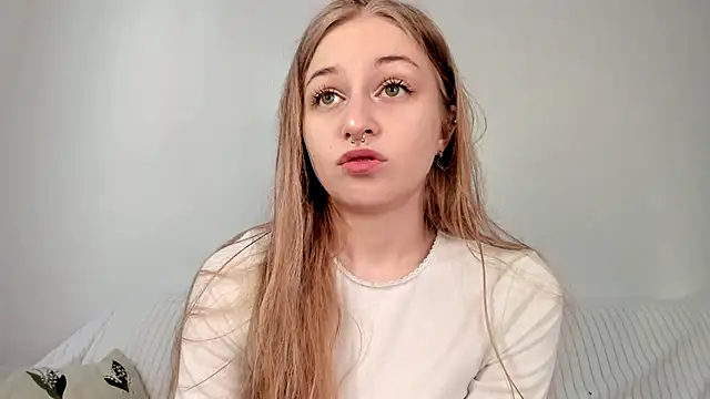 MiaMews online show from April 23, 7:04 am