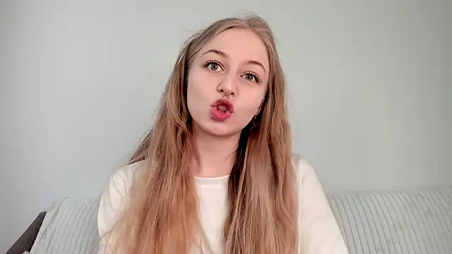 MiaMews online show from April 22, 6:53 am
