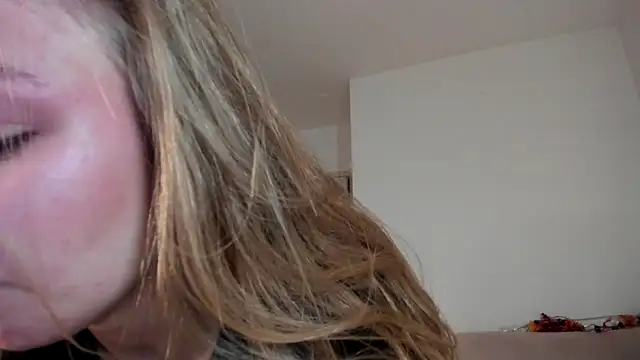 MiaMews online show from October 28, 12:59 pm