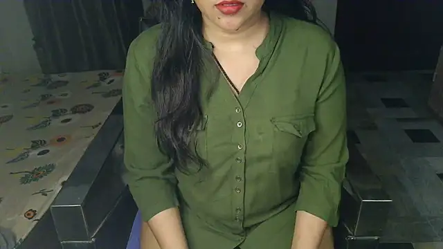 Snapshot of aarushi_sharmaa chatting on July 6, 1:18 pm aarushi sharmaa online show from July 6, 1:18 pm