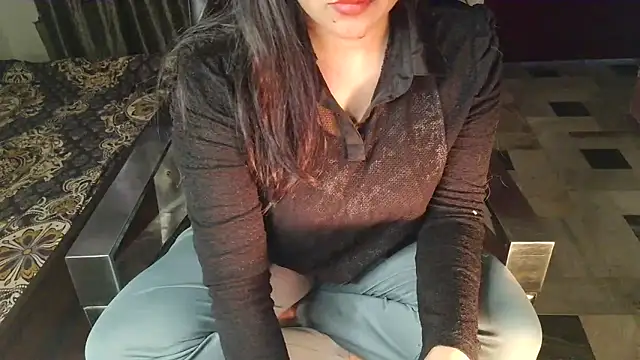 aarushi sharmaa online show from February 12, 4:12 am