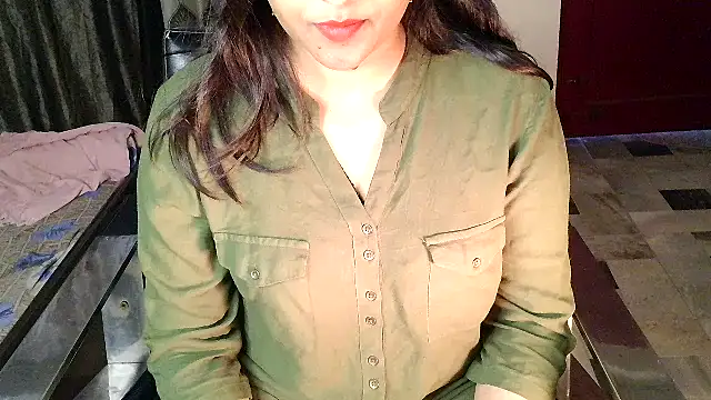 aarushi sharmaa online show from December 17, 7:46 am