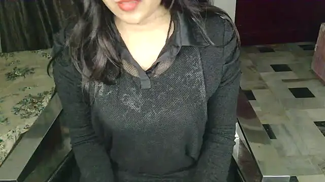 Snapshot of aarushi_sharmaa chatting on November 23, 5:23 pm aarushi sharmaa online show from November 23, 5:23 pm