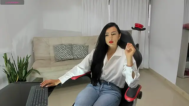 coniie jhons online show from February 13, 12:49 pm