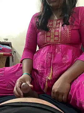 Snapshot of xyztopbeing chatting on December 31, 6:02 pm xyztopbeing online show from December 31, 6:02 pm