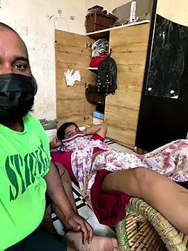 Snapshot of xyztopbeing chatting on December 5, 11:01 am xyztopbeing online show from December 5, 11:01 am