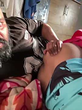 Snapshot of xyztopbeing chatting on December 29, 3:11 am xyztopbeing online show from December 29, 3:11 am