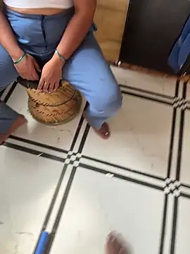 Snapshot of xyztopbeing chatting on January 18, 6:34 am xyztopbeing online show from January 18, 6:34 am