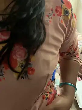 Snapshot of xyztopbeing chatting on February 2, 5:58 pm xyztopbeing online show from February 2, 5:58 pm