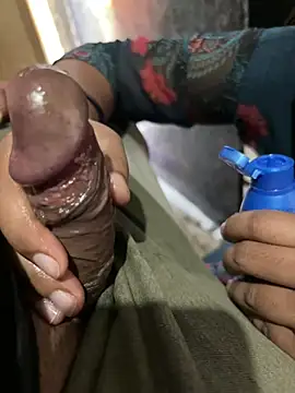 Snapshot of xyztopbeing chatting on March 6, 10:52 am xyztopbeing online show from March 6, 10:52 am