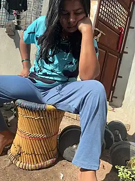 Snapshot of xyztopbeing chatting on December 28, 5:33 am xyztopbeing online show from December 28, 5:33 am