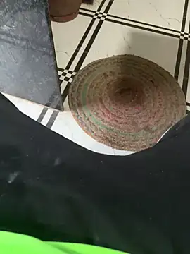 Snapshot of xyztopbeing chatting on January 1, 12:33 pm xyztopbeing online show from January 1, 12:33 pm