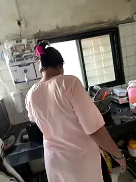 Snapshot of xyztopbeing chatting on January 10, 9:23 am xyztopbeing online show from January 10, 9:23 am