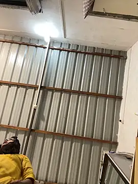 Snapshot of xyztopbeing chatting on December 19, 2:02 pm xyztopbeing online show from December 19, 2:02 pm