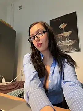 AliceSpark online show from March 8, 8:46 pm