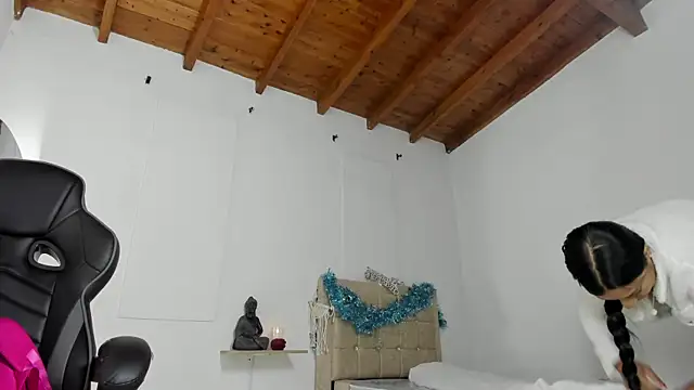 Daila 20  online show from December 19, 2:08 pm