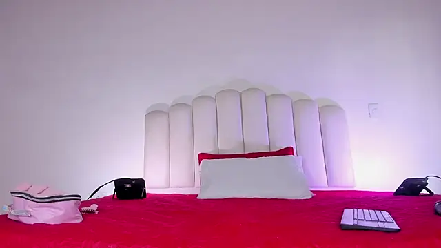 Snapshot of Daila_20_ chatting on September 19, 1:59 pm Daila 20 online show from September 19, 1:59 pm